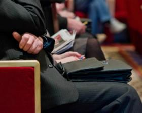 Казахстанских госслужащих ожидают новые тесты и модели оценок